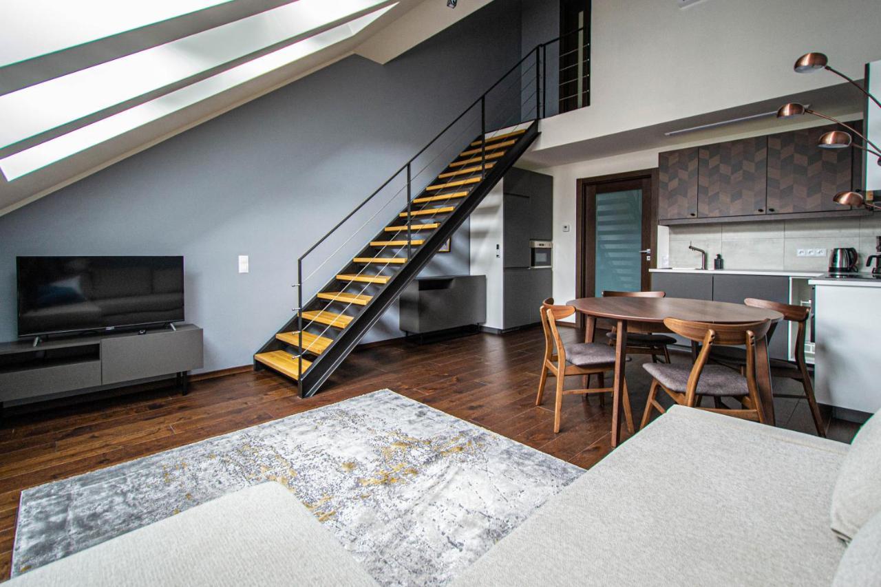 פראג Quite Loft With Balcony And 3 Air Conditioners מראה חיצוני תמונה