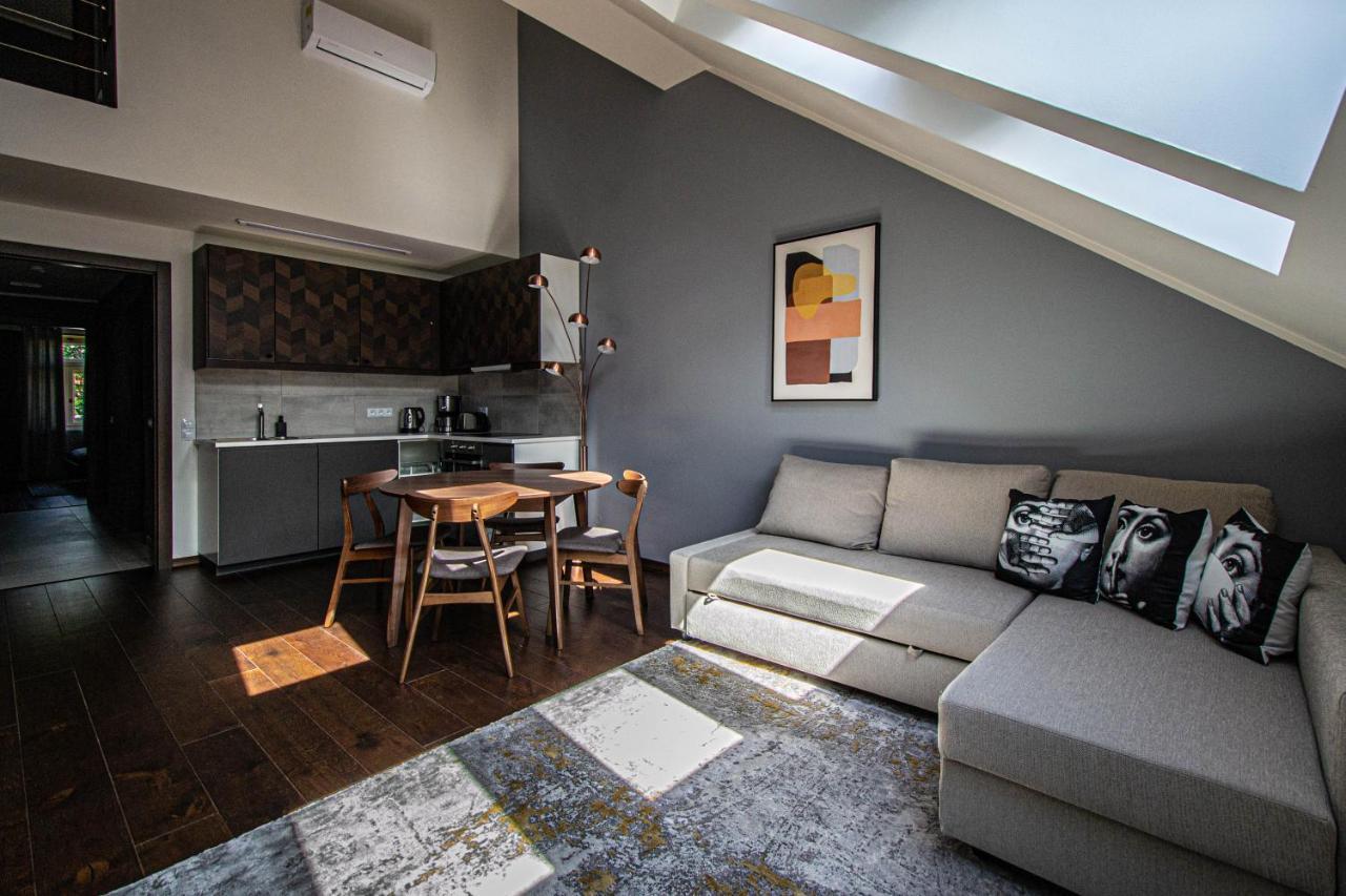 פראג Quite Loft With Balcony And 3 Air Conditioners מראה חיצוני תמונה