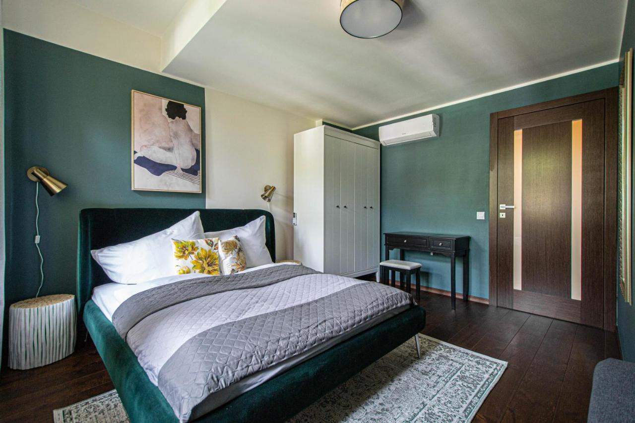 פראג Quite Loft With Balcony And 3 Air Conditioners מראה חיצוני תמונה