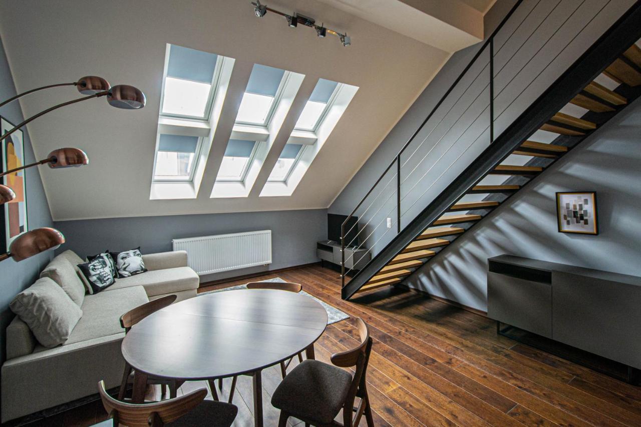 פראג Quite Loft With Balcony And 3 Air Conditioners מראה חיצוני תמונה
