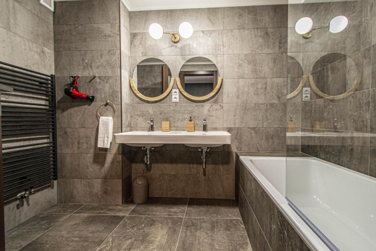פראג Quite Loft With Balcony And 3 Air Conditioners מראה חיצוני תמונה